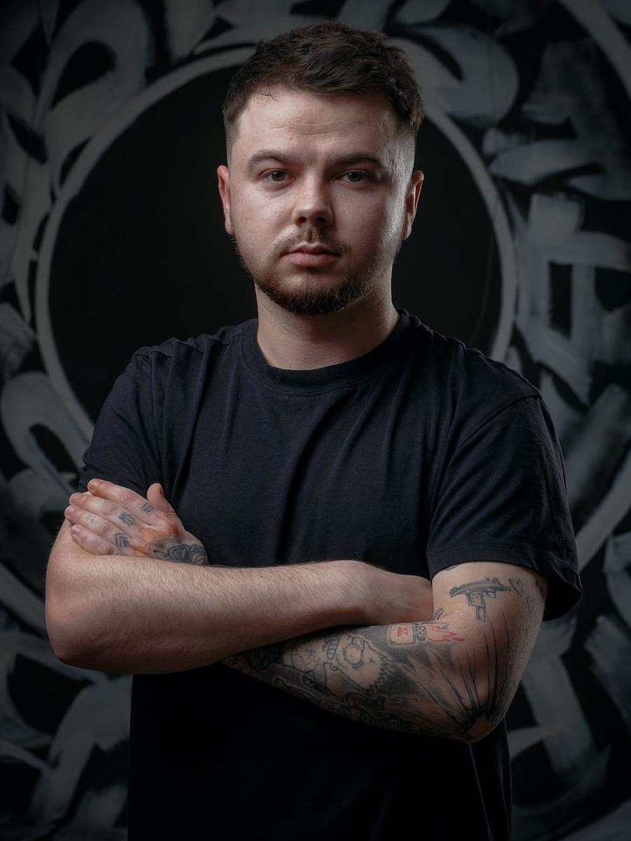 Барбер Роман — чоловічі стрижки та фейд, TBS Короленка, Дніпро