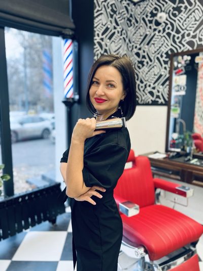 Барбер Ірина — стрижки борода камуфляж масаж, TBS Херсонська, Дніпро